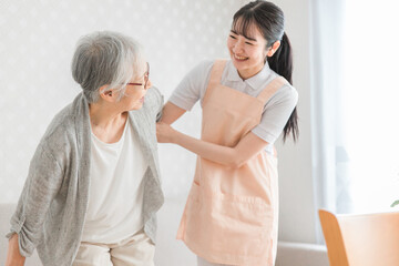 20~50代の方が活躍されている職場です！
緻密なカリキュラムの教育研修により常にスタッフ一人一人が学び向上できる環境を整ええています。
様々なケースに対応できるよう、介護はもちろん医療の観点からも知識研修や事例紹介等、年間を通して各サービスのスタッフから幹部社員まで教育研修を行っています。 20-50代活躍中!!/訪問介護のサービス提供責任者/大阪府/大阪市生野区/年間休日111日◯大手法人が母体/訪問介護でのサービス提供責任者募集